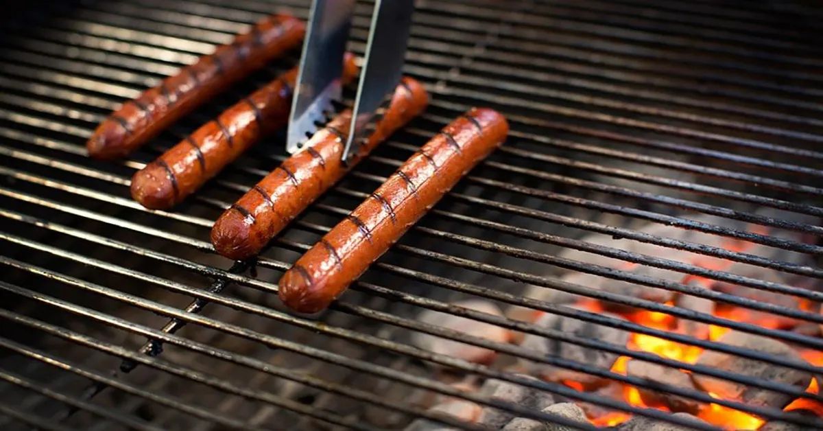 New Survey Confirms that Hot Dogs are Essential for Summer Cookouts